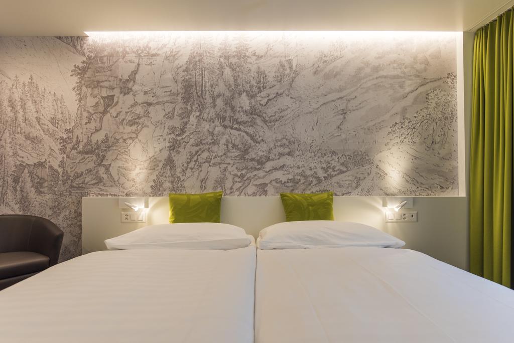 Hotel Weiss Kreuz 3*